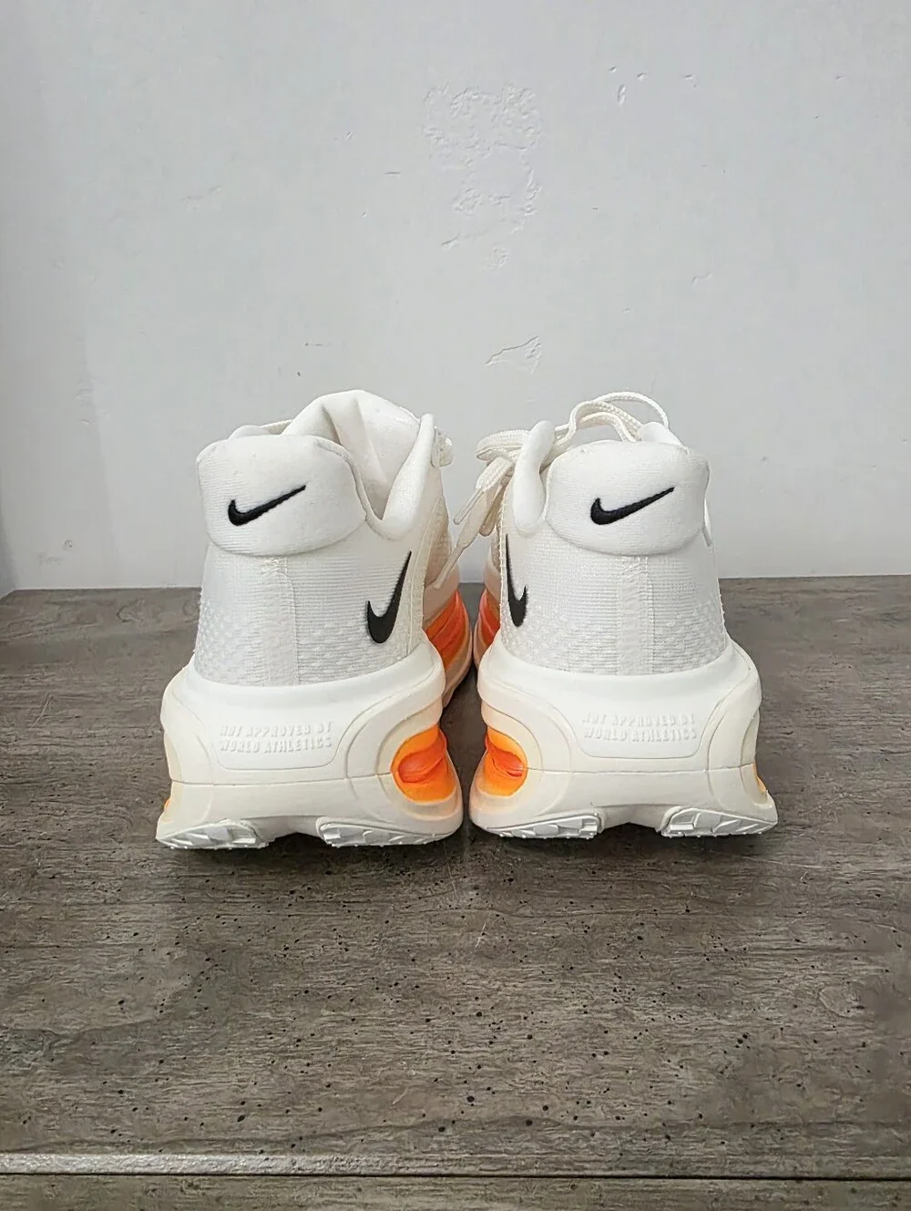 Nike Men's Vomero Premium Running Shoes in Sail/Coconut Milk/Orange Size 5